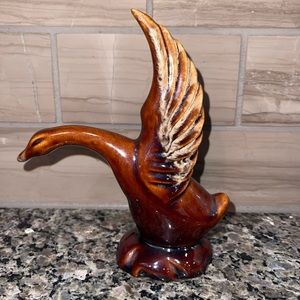 VINTAGE BROWN WITH CREAM DRIPPED GLAZED SWAN